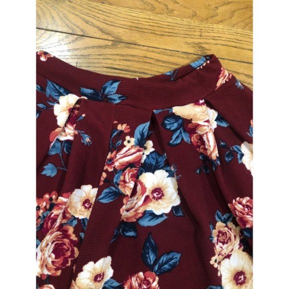 Skirt Floral Skirt size medium - Picture 3 of 7